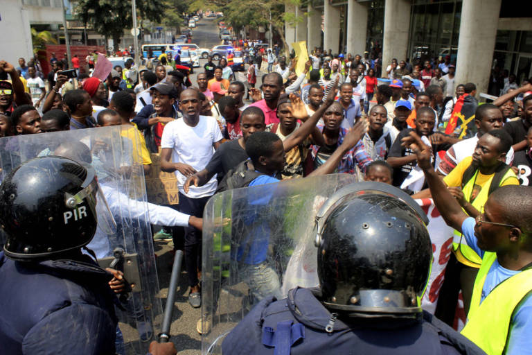 Deputado da UNITA agredido em manifestação em Luanda fala em 40 detidos