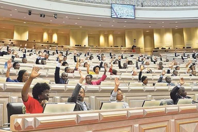 Parlamento no nosso país aprova acordos internacionais com reservas da oposição sobre Cuba