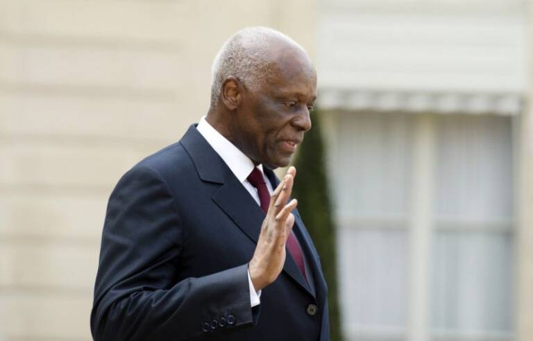 Ex-PR José Eduardo dos Santos volta ao país
