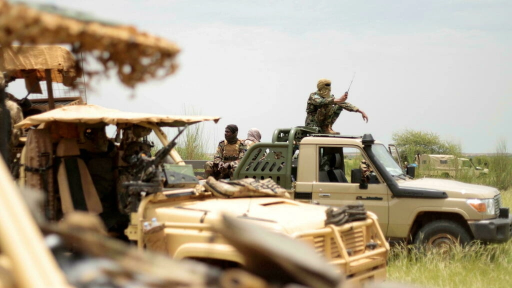 2021-10-19T120849Z_2000858340_RC20DQ99QIMC_RTRMADP_3_MALI-SECURITY