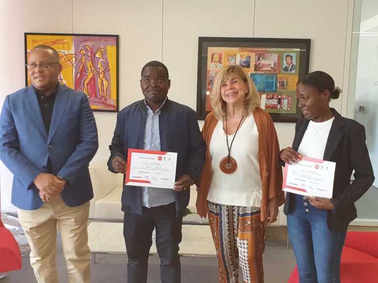 Pumangol coloca no mercaro de trabalho jovens recém-licenciados