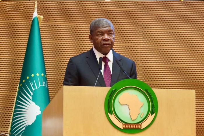 Angola contra-agenda africana