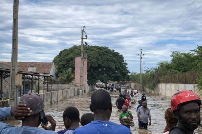 b21e2371315902832df887baed062bcb_L