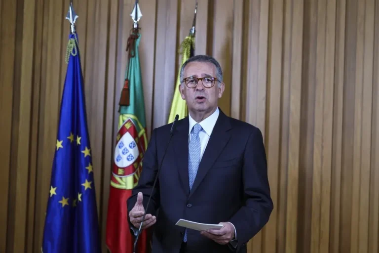 PR português diz que momento divisionista e fraturante precisa de sociedade com identidade https://www.lusa.pt/article/46987593/pr-diz-que-momento-divisionista-e-fraturante-precisa-de-sociedade-com-identidade  Para obter conteúdos completos, subscreva os serviços contactando a área comercial da LUSA – dcomercial@lusa.pt. Todos os conteúdos da LUSA são protegidos por direitos de autor ao abrigo da legislação portuguesa.