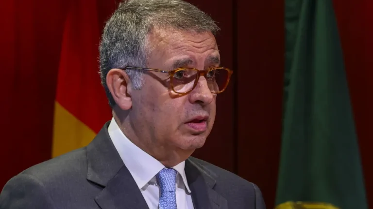 Seguro defende reformas institucionais e reforço da autonomia da UE