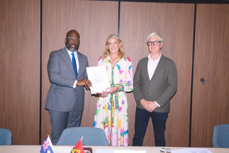 Angola foi a Melbourne procurar quem queira gerir 200 milhões de toneladas de carga do Porto do Caio em Cabinda