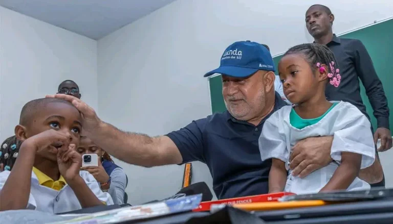 MULENVOS REABRE ANTIGA ESCOLA PRIMÁRIA E CORTA FITA
